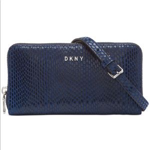 🍒 🆕DKNY Sally XBody Wallet
